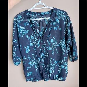 Pretty blue Gap blouse size small